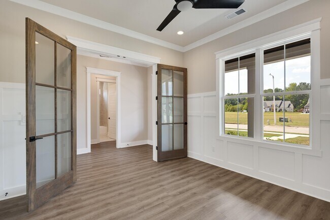 Building Photo - 5056 Jon Oak Dr