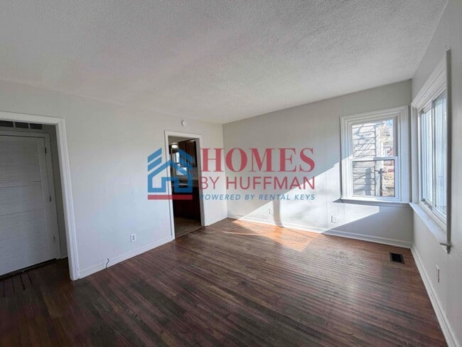 Building Photo - Two Bedroom House | Northside