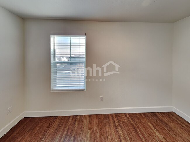 Building Photo - 4713 Tire Swing St