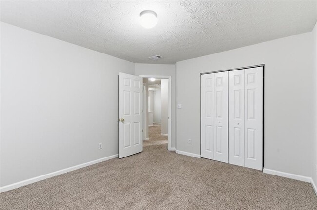 Building Photo - 43 Golden Pine Rd SW