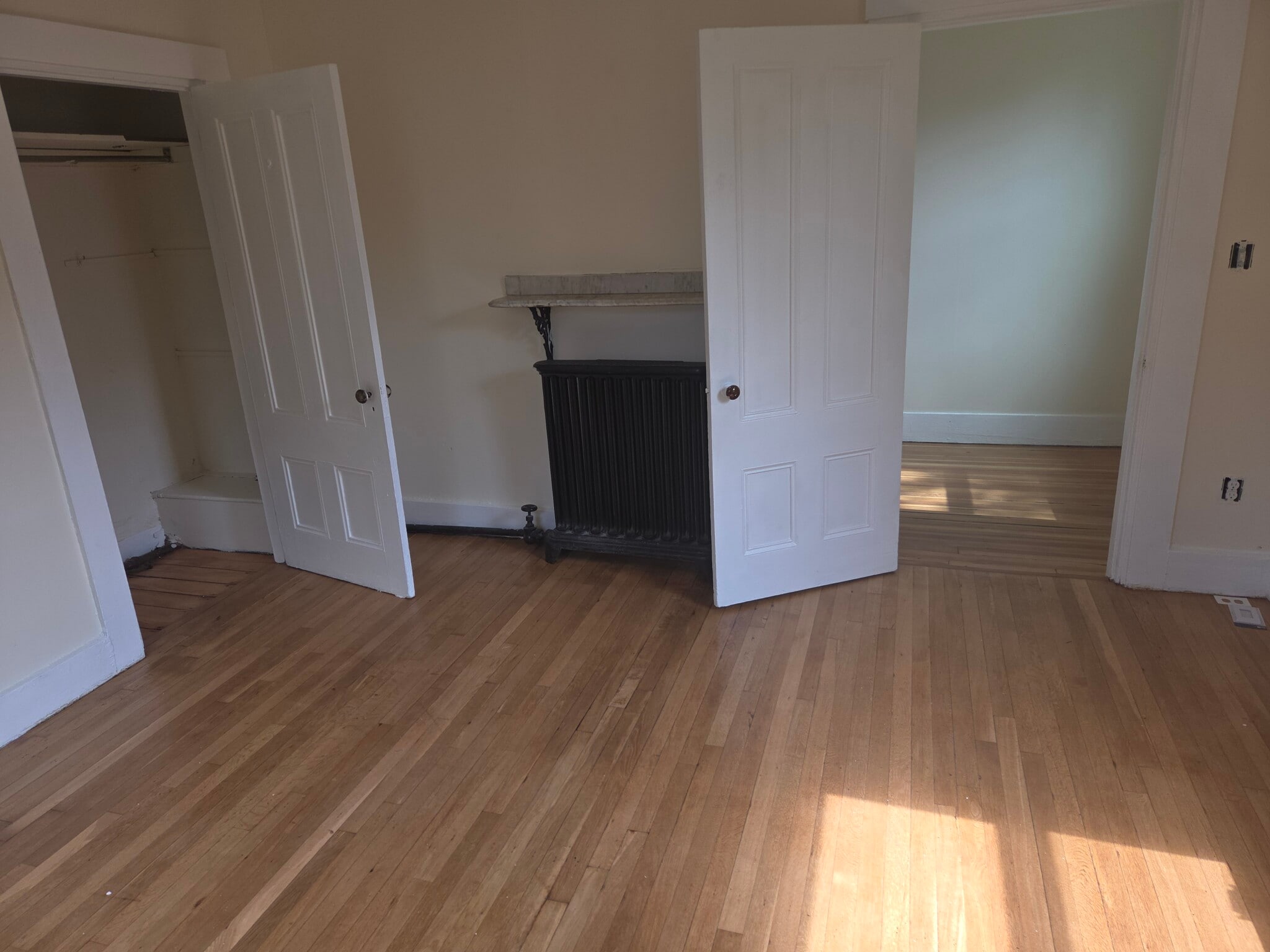 2nd floor bedroom - 20 Chilcott Pl