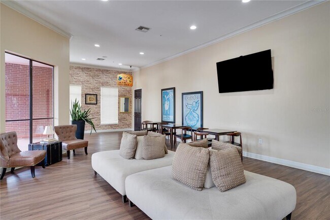 Building Photo - 1810 E Palm Ave