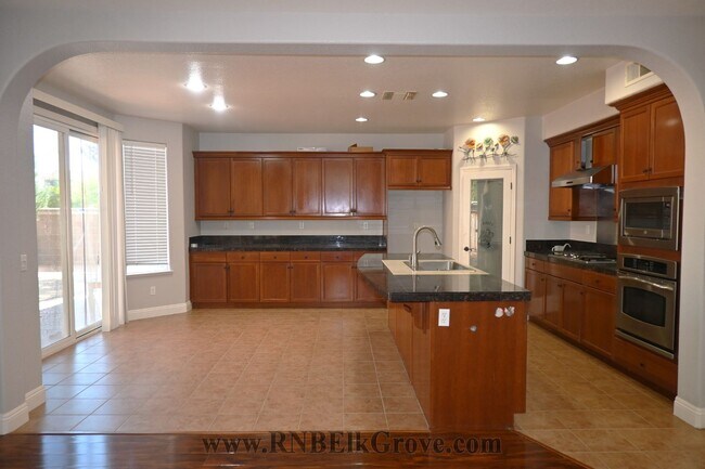 Building Photo - 6917 Riqueza Ct