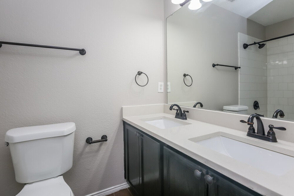 Building Photo - 100 Walnut Dr