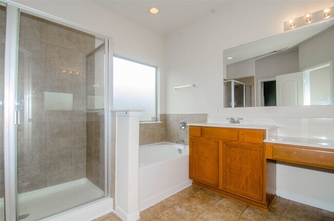 Building Photo - 18314 Fairwood Meadow Ct