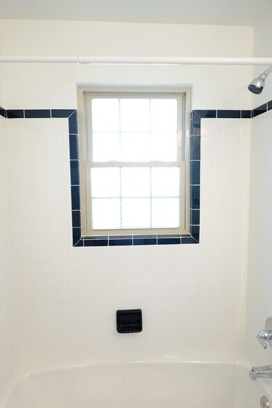 Building Photo - 310 Domer Ave