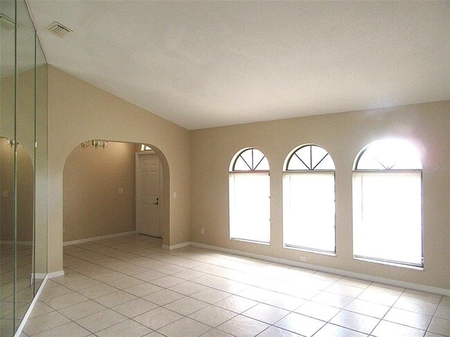 Building Photo - 22182 Peachland Blvd