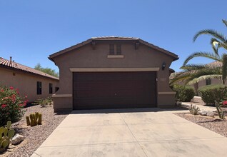 Building Photo - 2312 N Hudson Dr