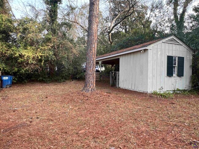 Building Photo - 145 Holmes Ave