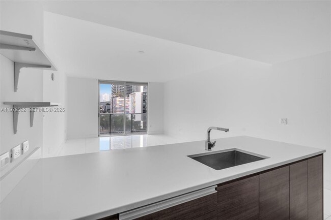 Building Photo - 1100 S Miami Ave