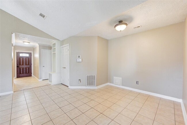 Building Photo - 4705 Dogwood Dr
