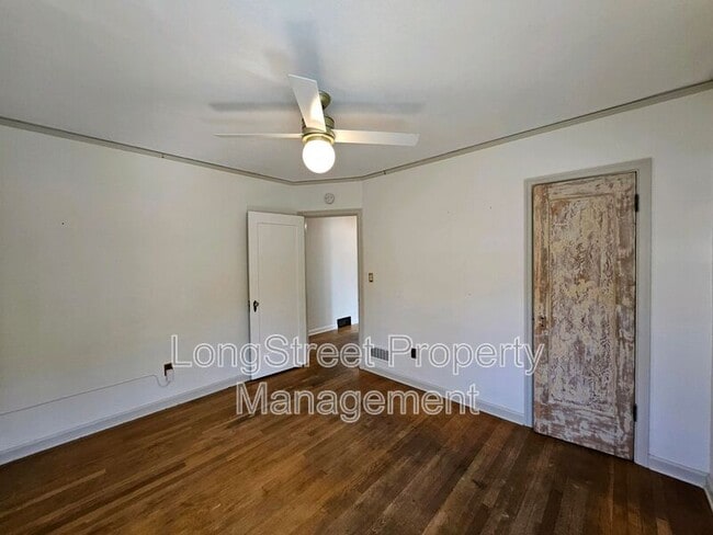 Building Photo - 224 N Russet St