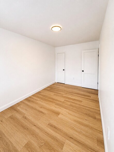 Building Photo - 7907 Kavanagh Rd