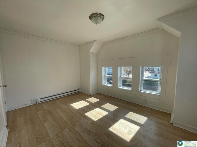 Building Photo - 753 St John St