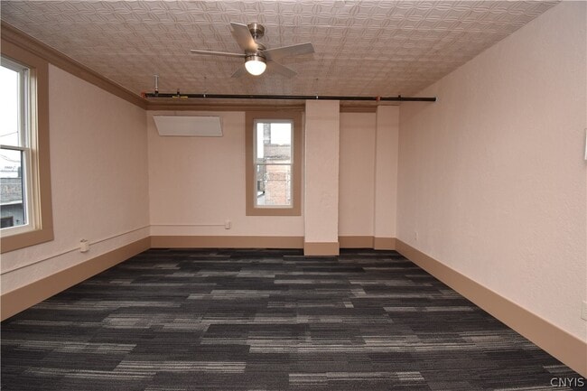 Building Photo - 152 Court St