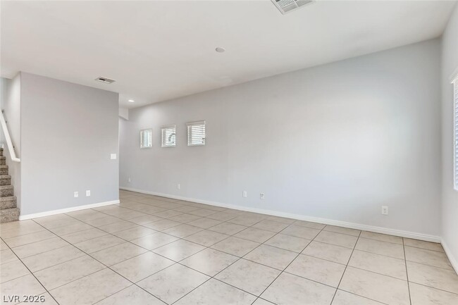 Building Photo - 6828 Majestic Palm Dr