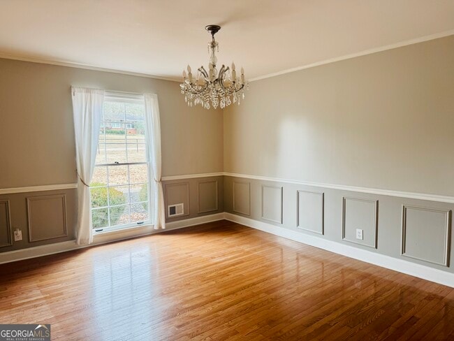 Building Photo - 110 Pine St