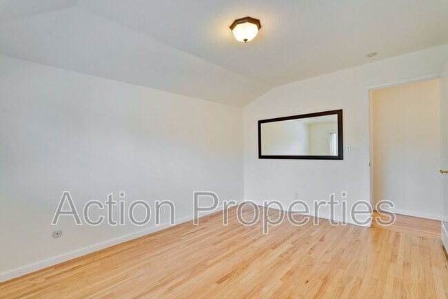Building Photo - 2685 Yorkton Dr