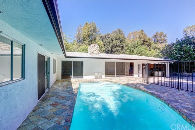 Building Photo - 2740 Hutton Dr