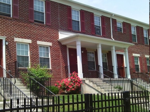 Building Photo - Cottage Place