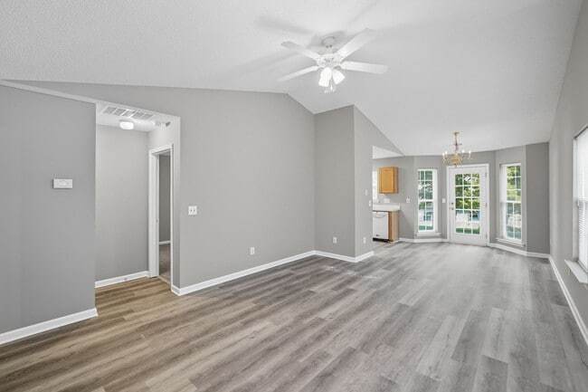 Building Photo - 273 Cottonwood Creek Cir
