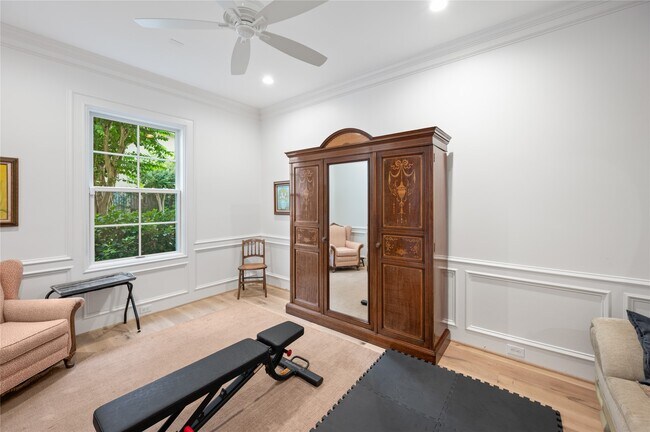 Building Photo - 1235 Wynden Oaks Garden Dr