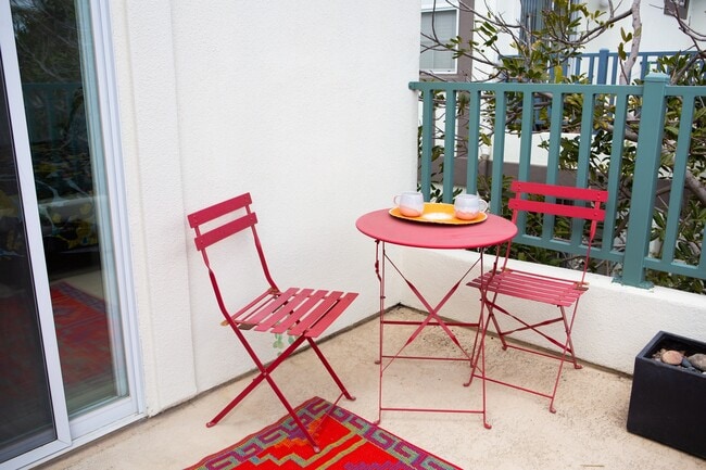 Building Photo - 593 Sweet Pea Pl