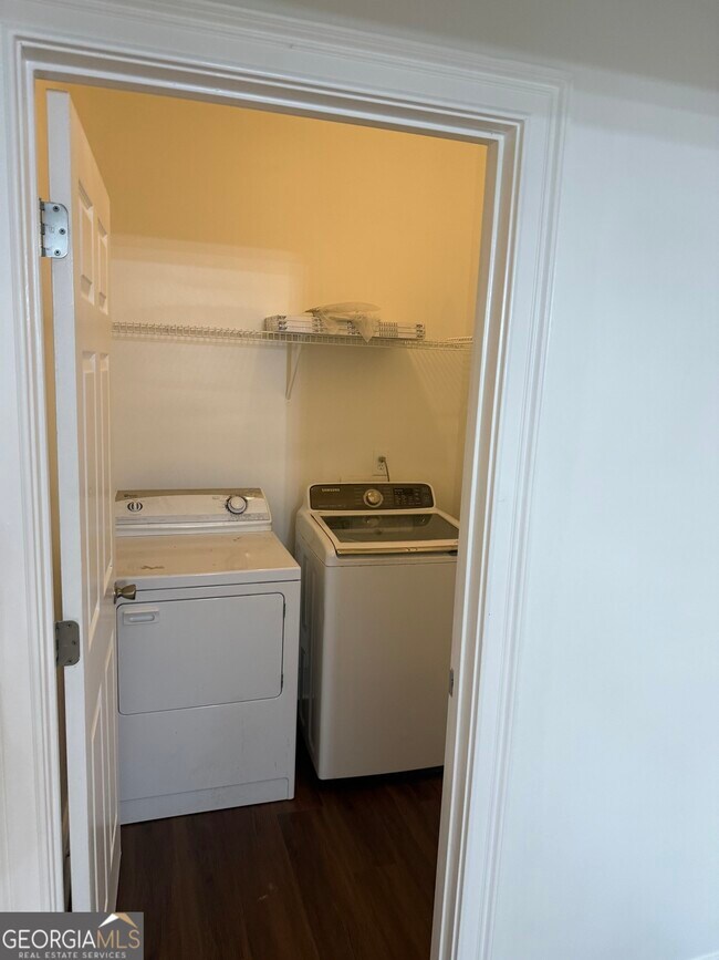 Building Photo - 2104 Ginger Estates Dr NE