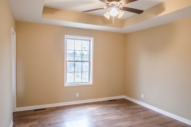 Building Photo - Pet Friendly Remodel!