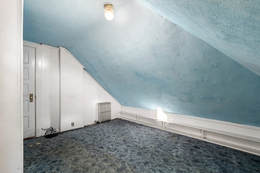 Building Photo - 14 Windsor Rd