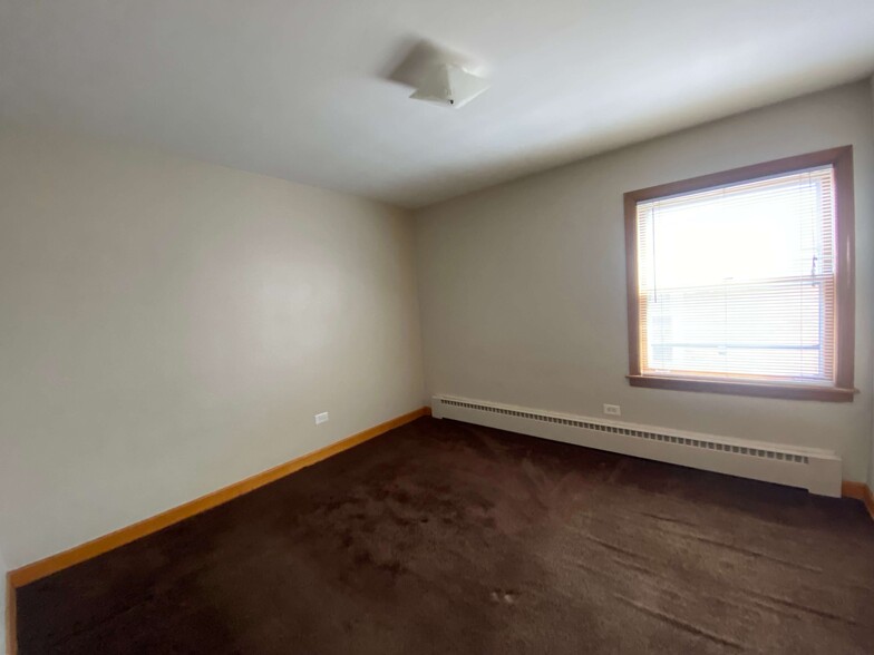 Building Photo - 6123 N Meade Ave