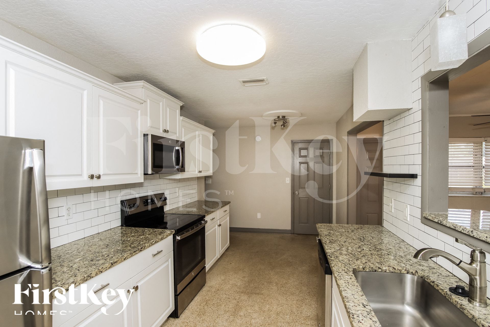 Building Photo - 2749 Elm Dr NE