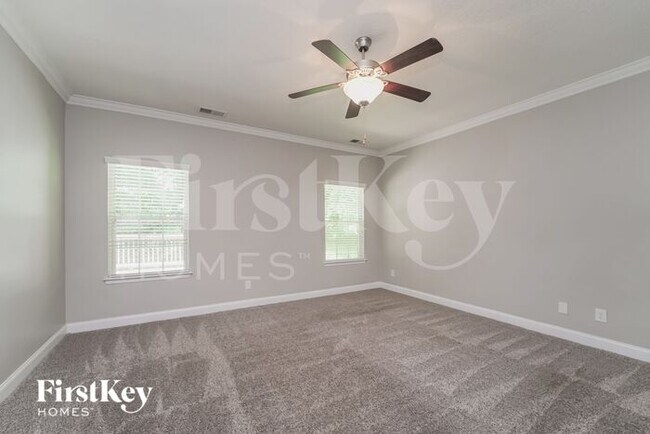 Building Photo - 2408 Kinmere Dr