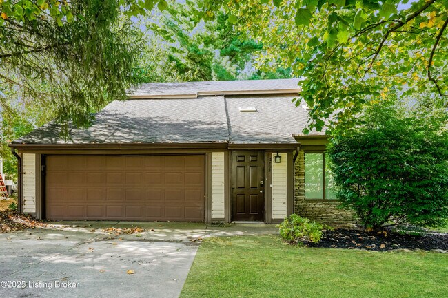 Building Photo - 2808 Six Mile Ln