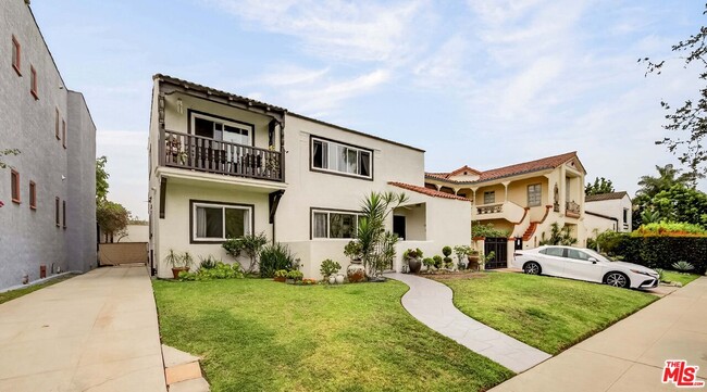 Building Photo - 1050 S Hayworth Ave