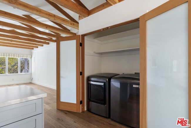 Building Photo - 4031 Camero Ave