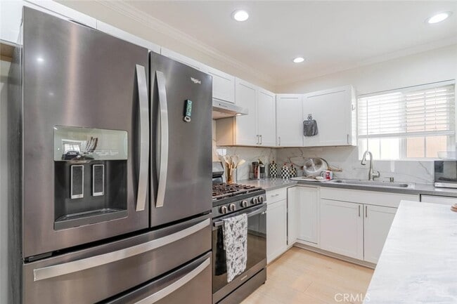 Building Photo - 12300 Stagg St