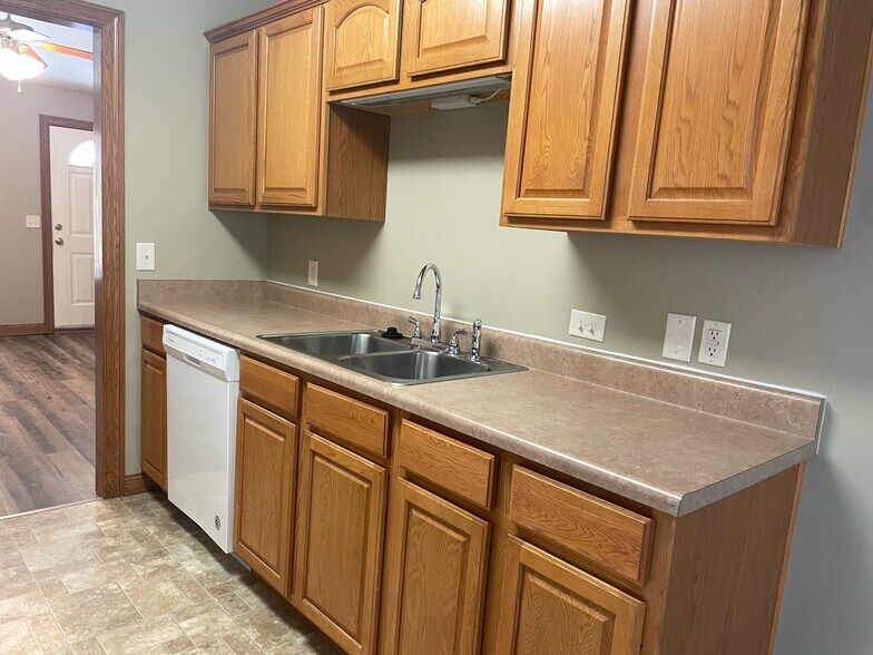 Building Photo - 7364 Mercy Ln