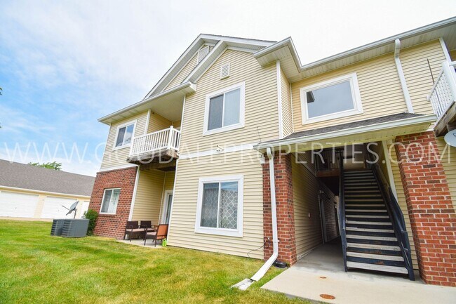 Building Photo - Welcome to this affordable 2-Bedroom, 2-Bath Condo in Johnston with Detached 1-Car Garage.