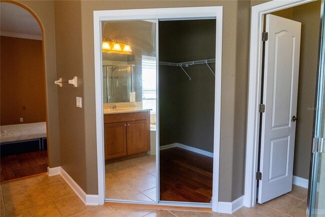 Building Photo - 5144 Legacy Oaks Dr