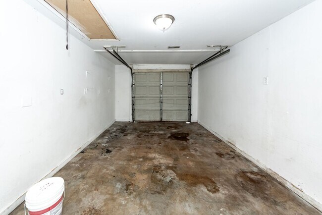 Building Photo - 4446 Farmwood St