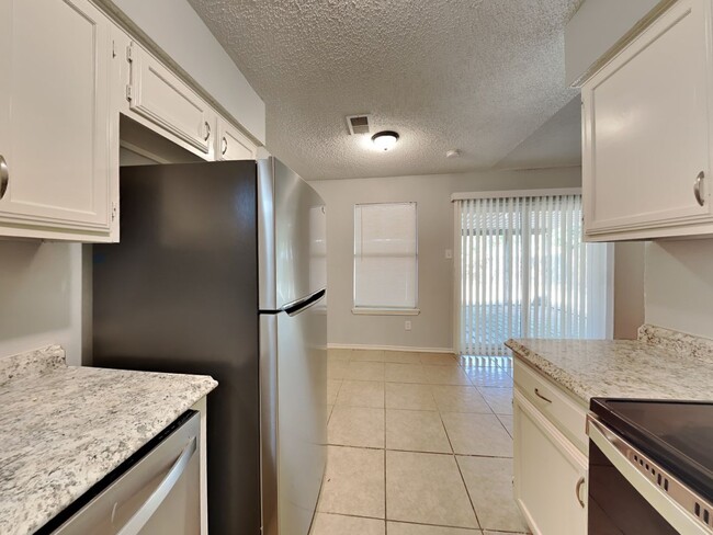 Building Photo - Alluring Single Family Home | 3 BR/2BA | 2-Car Covered Parking | Fencing wood