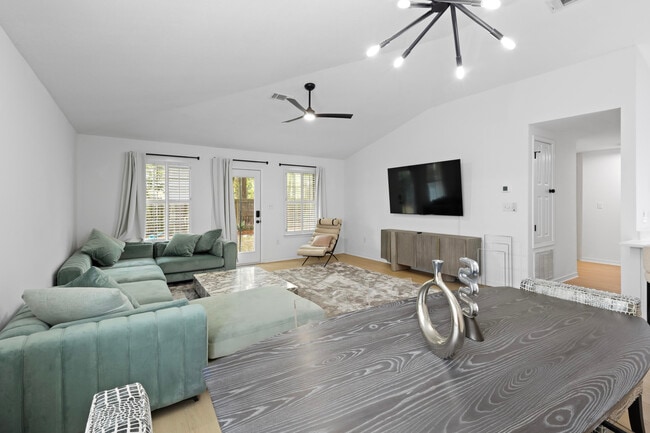 Building Photo - 145 Bayou Landing Rd