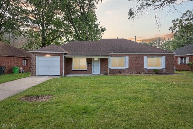 Building Photo - 27240 Markbarry Ave