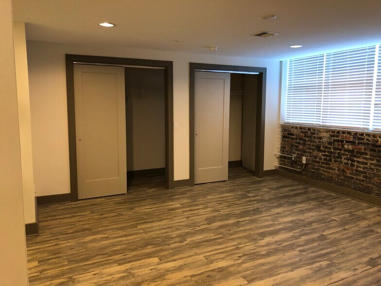 Building Photo - 3535 Broadway Blvd