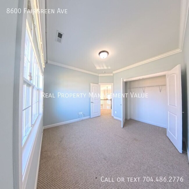 Building Photo - 8600 Fairgreen Avenue