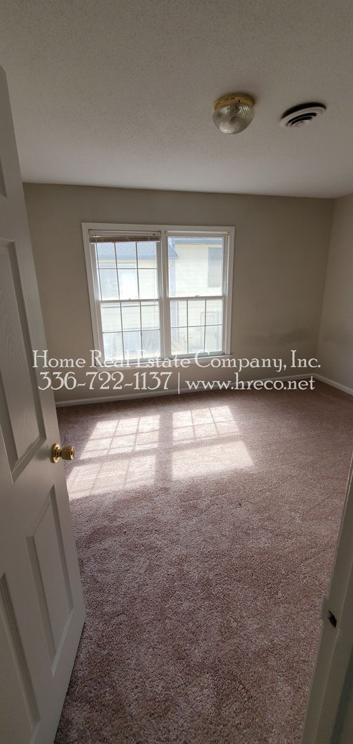 Building Photo - 3600 Yarbrough Ave