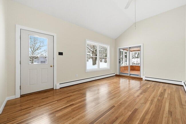 Building Photo - 11 Caribou Dr