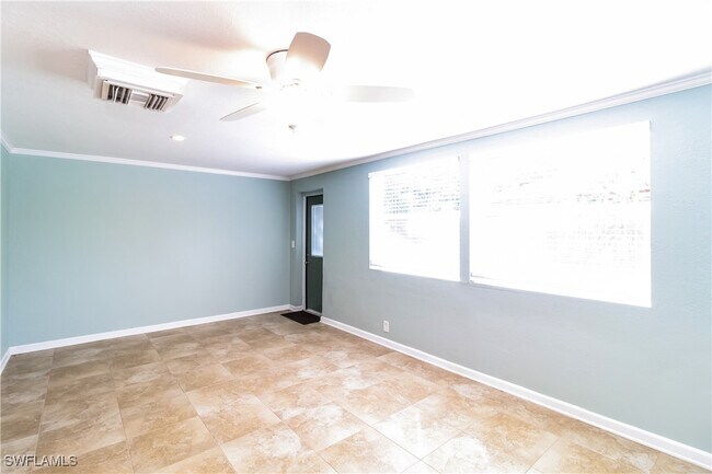 Building Photo - 1371 Poinciana Rd