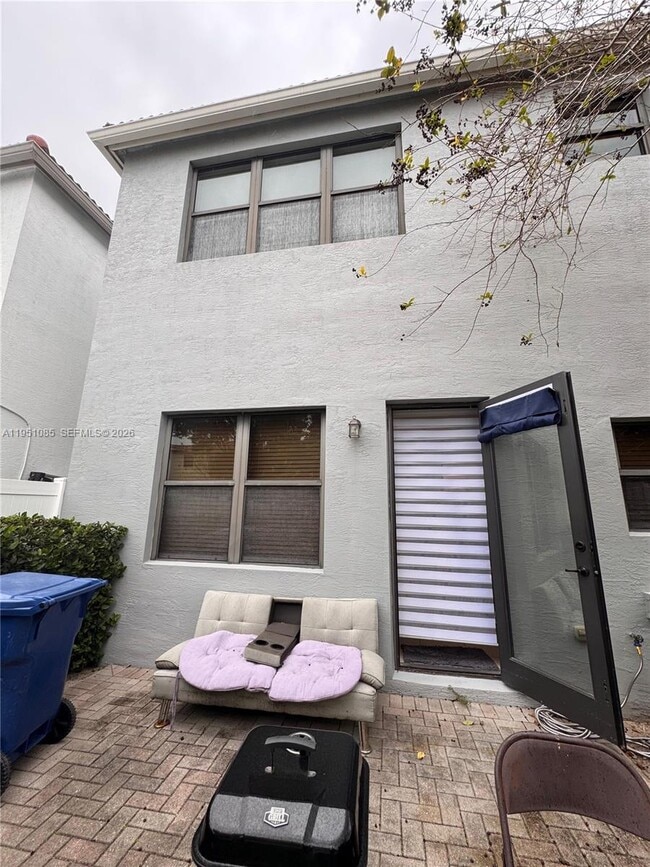 Building Photo - 772 NE 191st Terrace